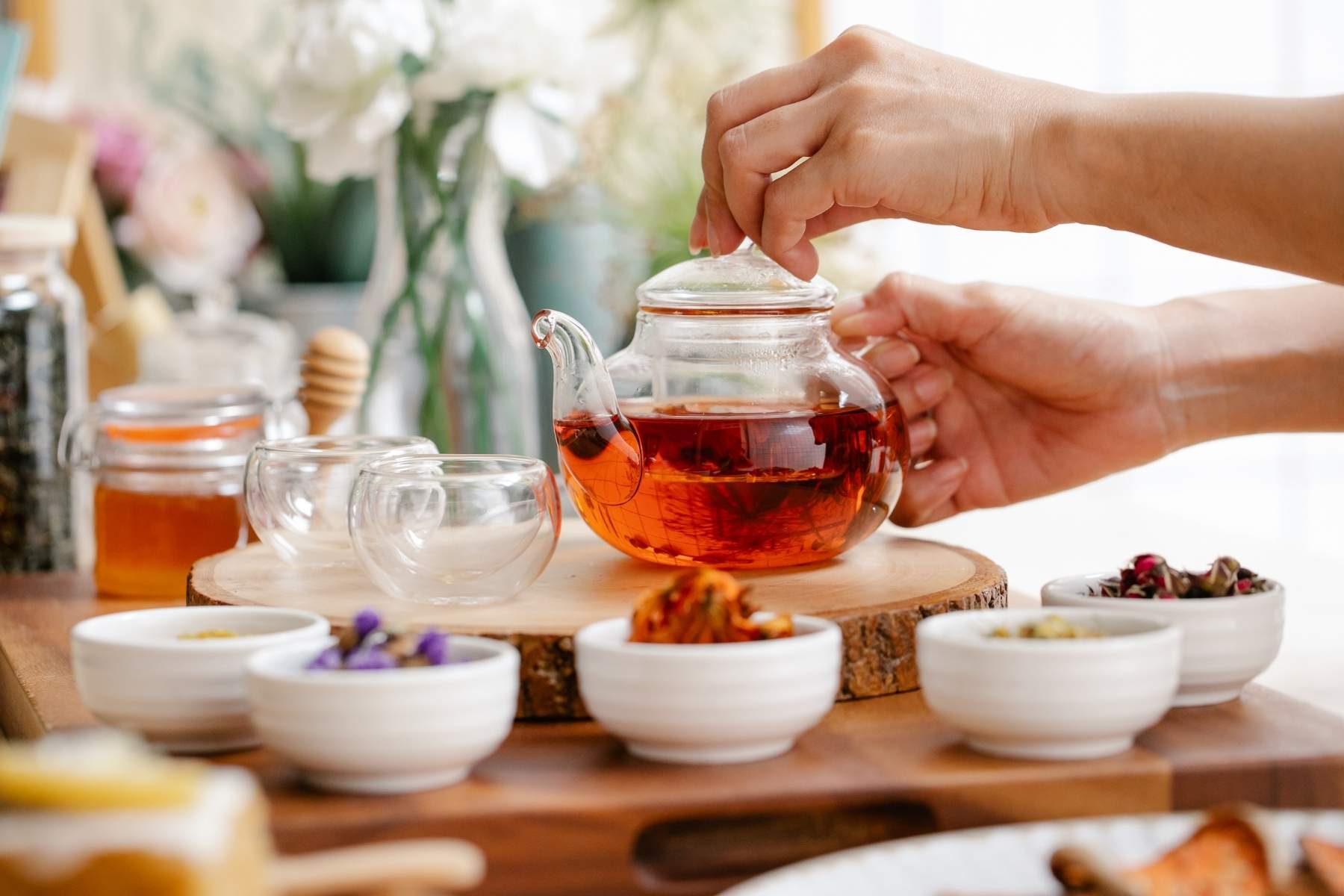 Living the Loose-Leaf Life Without Emptying Your Wallet